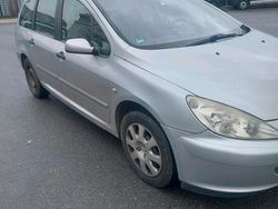 Grau Gebraucht 2002 Peugeot 307 Kombi | 1.200 € (Fairer Preis)
