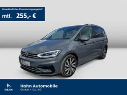 Grau Gebraucht 2024 VW Touran Move Van / Kleinbus | 35.590 € (Fairer Preis)