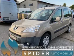 Beige Gebraucht 2011 Peugeot Partner Tepee Tendance Van / Kleinbus | 8.490 € (Teuer)