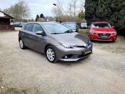Grau Gebraucht 2017 Toyota Auris Hybrid Edition-S Kleinwagen | 14.490 € (Etwas zu teuer)