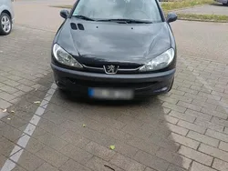 Schwarz Gebraucht 2004 Peugeot 206 Limousine | 350 € (Guter Preis)