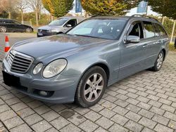 Grau Gebraucht 2007 Mercedes E280 Kombi | 2.500 €