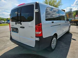 Weiß Gebraucht 2023 Mercedes Vito Van / Kleinbus | 45.756 €