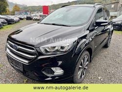 Schwarz Gebraucht 2017 Ford Kuga ST-Line SUV | 13.990 € (Guter Preis)