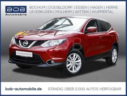 Rot (dunkelrot) (rot) Gebraucht 2015 Nissan Qashqai Acenta SUV | 12.777 € (Fairer Preis)