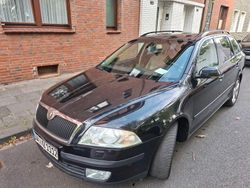 Schwarz Gebraucht 2006 Skoda Octavia Ambiente Kombi | 1.950 € (Fairer Preis)