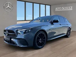 Grau Gebraucht 2023 Mercedes E220 AMG Limousine | 44.443 € (Fairer Preis)