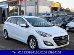 Weiß Gebraucht 2016 Hyundai i30 Classic Kombi | 8.990 € (Fairer Preis)