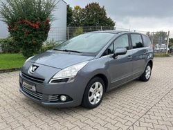 Grau Gebraucht 2012 Peugeot 5008 Allure Van / Kleinbus | 2.790 € (Superpreis)