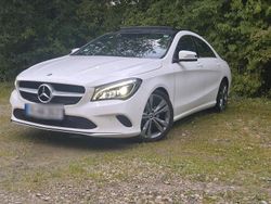 Weiß Gebraucht 2018 Mercedes CLA180 Limousine | 18.000 €