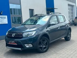 Grau Gebraucht 2017 Dacia Sandero Celebration Kleinwagen | 7.990 € (Superpreis)