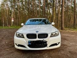 Weiß Gebraucht 2012 BMW 320 Sport Line Kombi | 8.800 € (Guter Preis)