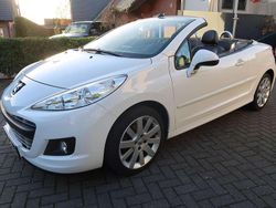 Blanc banquise Gebraucht 2015 Peugeot 207 Allure Cabrio | 10.490 €