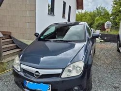 Blau Gebraucht 2006 Opel Tigra Design Edition Cabrio | 2.600 € (Fairer Preis)