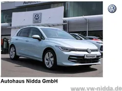 Crystal ice blue metallic Neu 2025 VW Golf VIII Limousine | 27.556 € (Guter Preis)