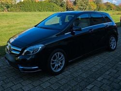Schwarz Gebraucht 2013 Mercedes B200 AMG line Van / Kleinbus | 10.800 € (Guter Preis)