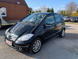 Schwarz Gebraucht 2010 Mercedes 180 Elegance Limousine | 6.990 € (Fairer Preis)