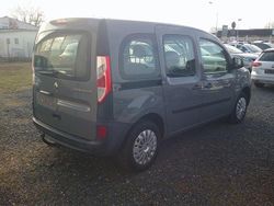 Grau Gebraucht 2017 Renault Kangoo Rapid Extra Van / Kleinbus | 7.390 € (Fairer Preis)