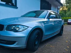 Silber Gebraucht 2009 BMW 116 Kleinwagen | 3.000 €