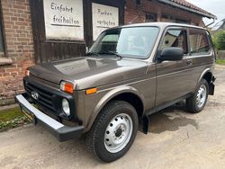 Braun Gebraucht 2021 Lada niva SUV | 15.690 € (Fairer Preis)
