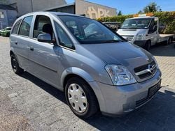 Grau Gebraucht 2004 Opel Meriva Van / Kleinbus | 790 € (Superpreis)
