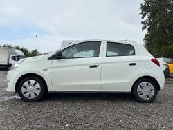 Weiß Gebraucht 2015 Mitsubishi Space Star Diamant Edition Limousine | 3.950 € (Guter Preis)