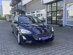 Blau Gebraucht 2021 Ford Focus Cool & Connect Limousine | 12.979 € (Guter Preis)