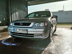 Silber Gebraucht 2000 Opel Astra Edition Limousine | 2.100 € (Etwas zu teuer)