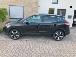 Schwarz Gebraucht 2016 Nissan Qashqai N-Connecta SUV | 10.200 € (Fairer Preis)