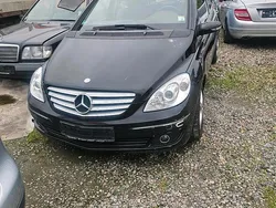 Schwarz Gebraucht 2006 Mercedes B200 Van / Kleinbus | 2.300 €