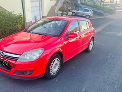 Rot Gebraucht 2005 Opel Astra Limousine | 1.300 € (Superpreis)
