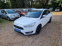 Weiß Gebraucht 2018 Ford Focus Limousine | 10.999 € (Guter Preis)