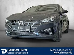 Grau Gebraucht 2023 Hyundai i30 Trend Limousine | 16.990 € (Guter Preis)