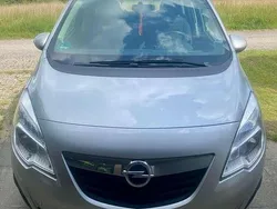 Silber Gebraucht 2013 Opel Meriva Active Van / Kleinbus | 11.000 € (Teuer)