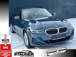 Blau Gebraucht 2024 BMW 318 Kombi | 29.600 € (Superpreis)