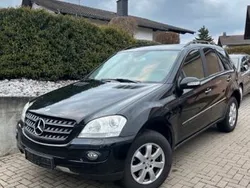 Schwarz Gebraucht 2006 Mercedes ML350 SUV | 7.550 € (Guter Preis)