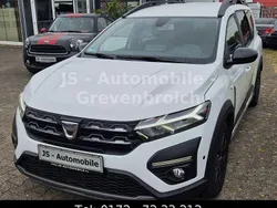 Weiß Gebraucht 2022 Dacia Jogger Extreme Van / Kleinbus | 16.750 € (Fairer Preis)
