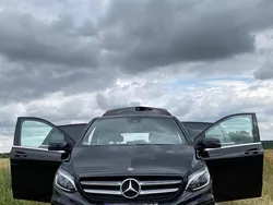 Schwarz Gebraucht 2018 Mercedes B200 AMG line Van / Kleinbus | 17.000 € (Fairer Preis)