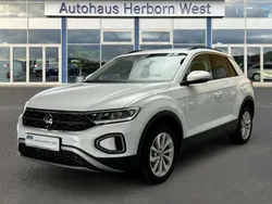 Weiss Gebraucht 2024 VW T-Roc Life SUV | 28.950 € (Guter Preis)