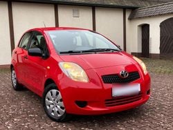 Rot Gebraucht 2007 Toyota Yaris Sol Kleinwagen | 2.799 € (Fairer Preis)