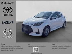 Weiss Gebraucht 2025 Toyota Yaris Hybrid Business Edition Kleinwagen | 21.750 € (Guter Preis)