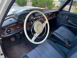 Weiß Gebraucht 1972 Mercedes 280 Limousine | 39.900 €