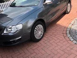Grau Gebraucht 2006 VW Passat Kombi | 6.900 €