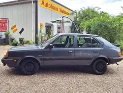 Grau Gebraucht 1990 Volvo 340 Limousine | 4.790 €