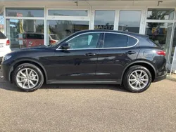 Schwarz Gebraucht 2017 Alfa Romeo Stelvio Super SUV | 22.999 € (Fairer Preis)
