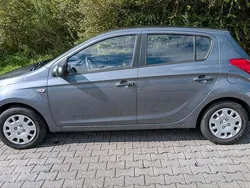 Grau Gebraucht 2014 Hyundai i20 Kleinwagen | 5.700 €