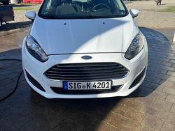 Weiß Gebraucht 2014 Ford Fiesta Kleinwagen | 4.500 € (Guter Preis)