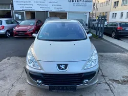 Grau Gebraucht 2006 Peugeot 307 Limousine | 6.490 €