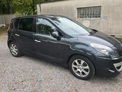 Schwarz Gebraucht 2010 Renault Scénic III Van / Kleinbus | 3.799 € (Fairer Preis)