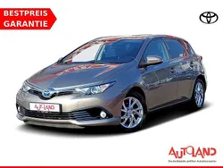Silber Gebraucht 2016 Toyota Auris Hybrid Limousine | 15.990 € (Etwas zu teuer)